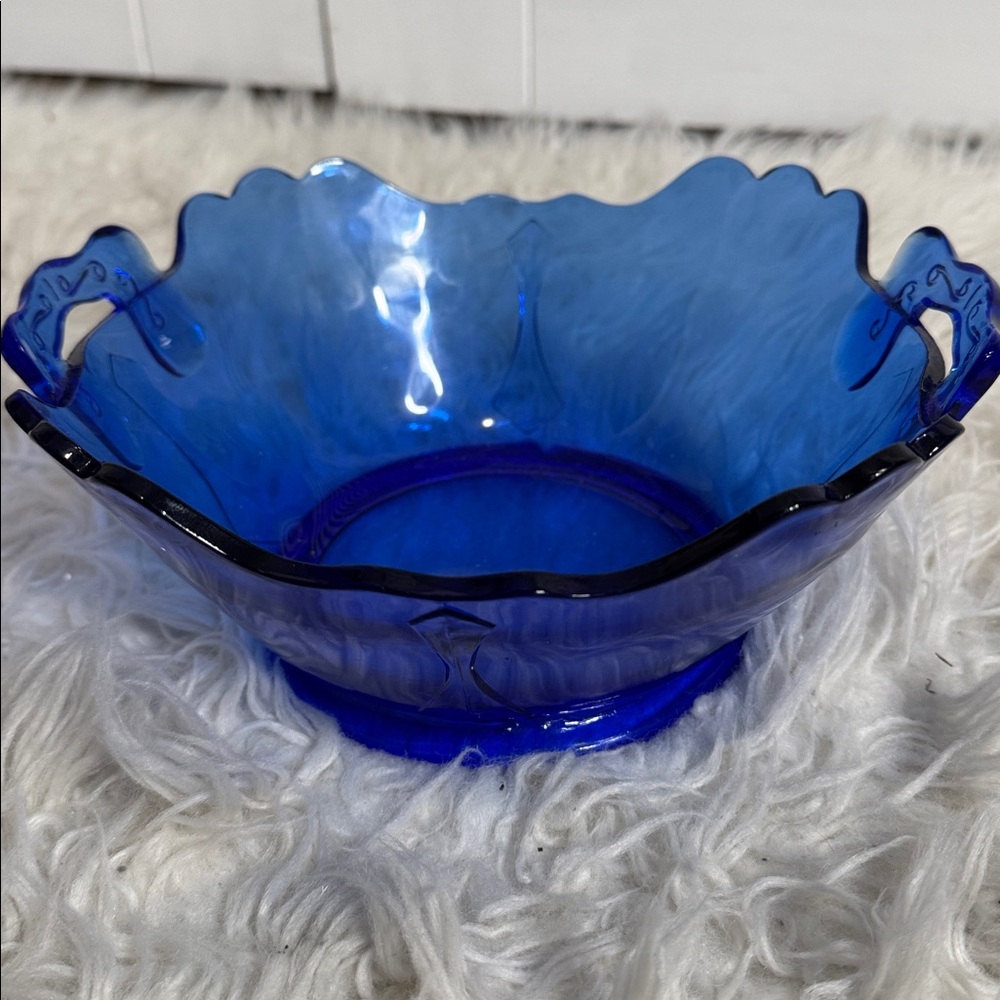 MOUNT PLEASANT SMITH GLASS COBALT HANDLE SERVING BOWL